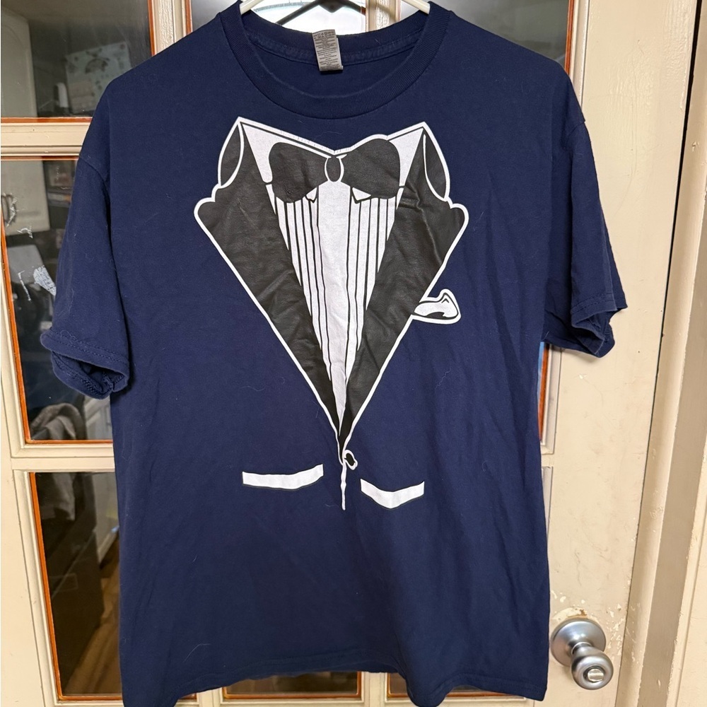 Vintage Men's Navy Tuxedo Print T-Shirt